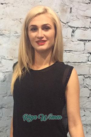 183388 - Oksana Age: 35 - Ukraine