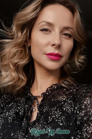 203964 - Ekaterina Age: 40 - Russia