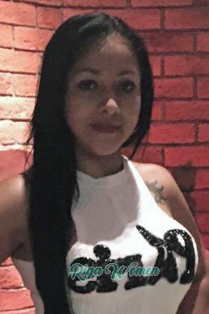 204158 - Laura Age: 32 - Costa Rica