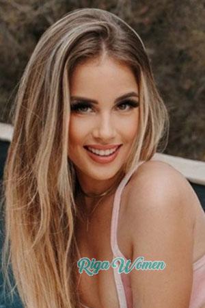 215227 - Carla Age: 22 - Spain