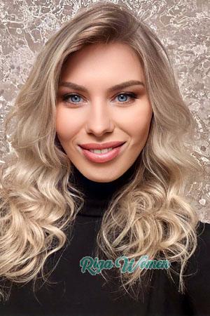 216199 - Elena Age: 31 - Ukraine