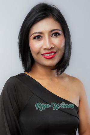 219770 - Ploychomphoo Age: 40 - Thailand