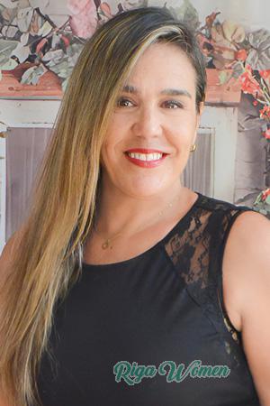 226420 - Lenka Age: 55 - Peru