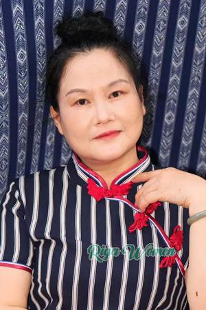 227229 - Isabelle� Age: 56 - China