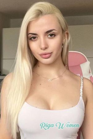 227347 - Daryna Age: 22 - Ukraine