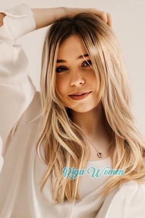 228186 - Kseniia Age: 24 - Ukraine
